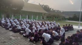Pembacaan yasin rutin setiap Jumat dilaksanakan di SMP Negeri 9 Batanghari (Foto/Istimewa)