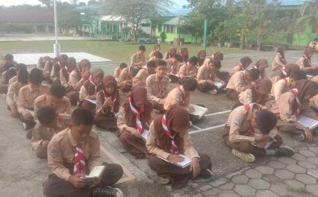 Kegiatan Literasi Baca Al-Qur'an siswa SMP Negeri 9 Batanghari (Foto/Istimewa)